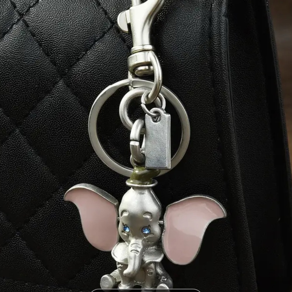 NWT Adorable Elephant Keychain